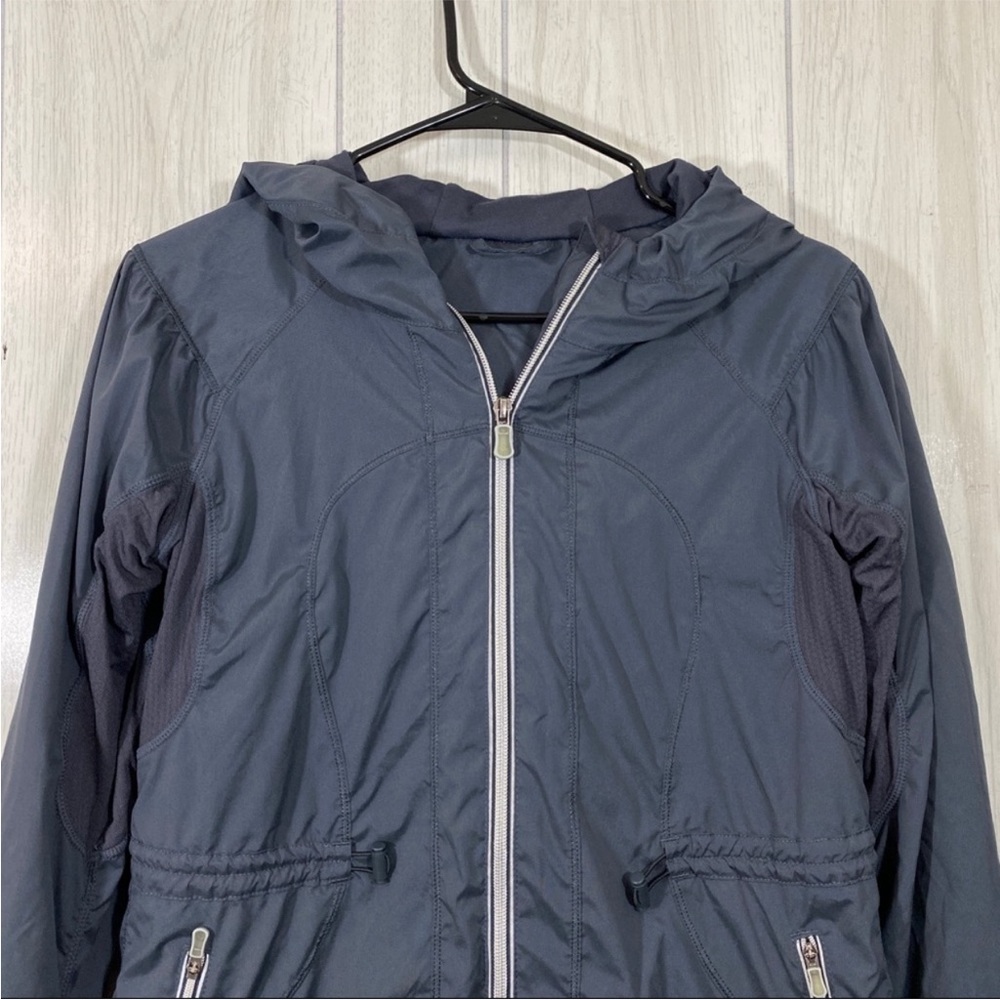 Lululemon Resolution Jacket Size 6 - image 3